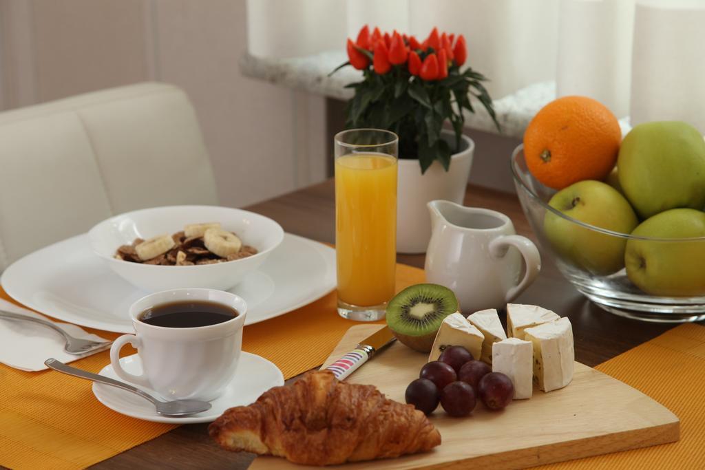 10 Bed And Breakfast Poznan Bagian luar foto