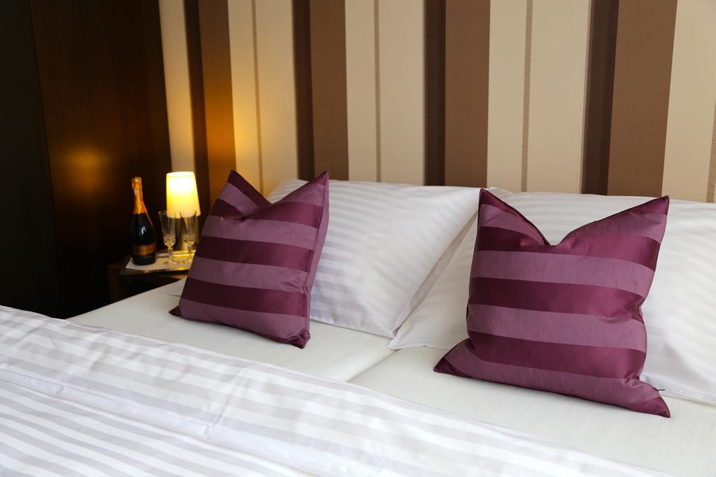 10 Bed And Breakfast Poznan Bagian luar foto