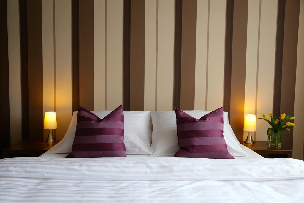 10 Bed And Breakfast Poznan Bagian luar foto